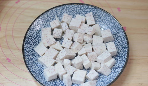 天冷最饞此道菜，蒸一蒸就好，美味營(yíng)養(yǎng)高，滋補(bǔ)強(qiáng)身，全身熱乎乎——腌制鹽蒸美味